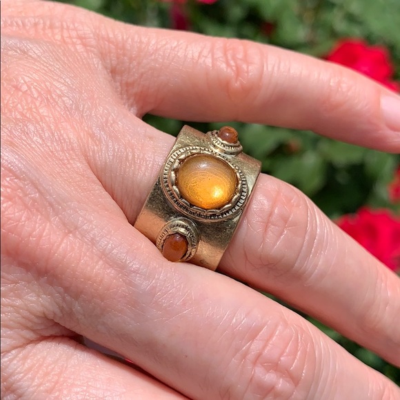 Vintage gold tone ring - Picture 2 of 5